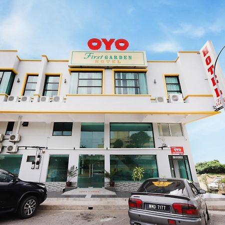 Oyo 44043 First Garden Hotel Kuantan Exteriér fotografie